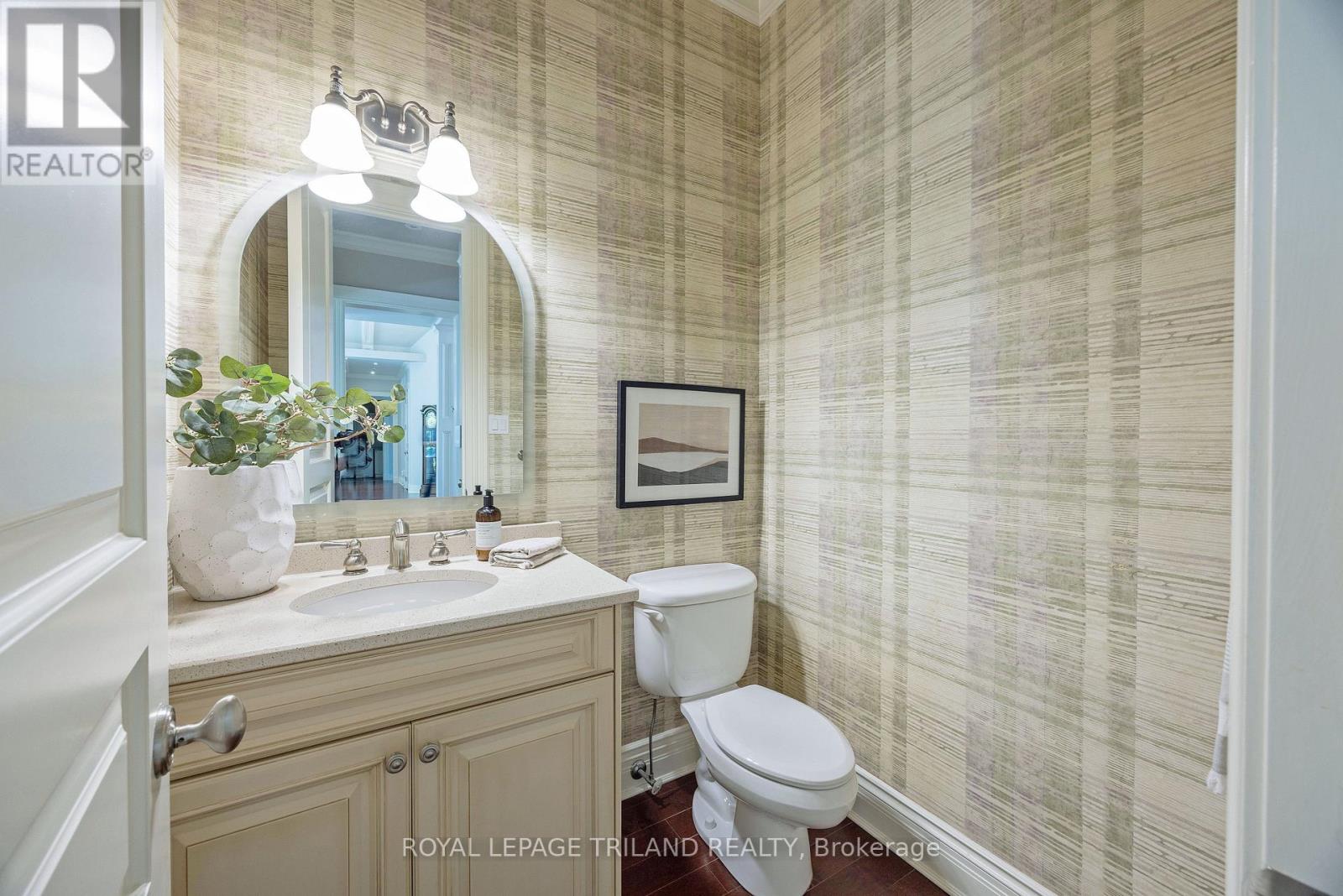 1353 Shore Road, London South, Ontario  N6K 4Z8 - Photo 8 - X13160168