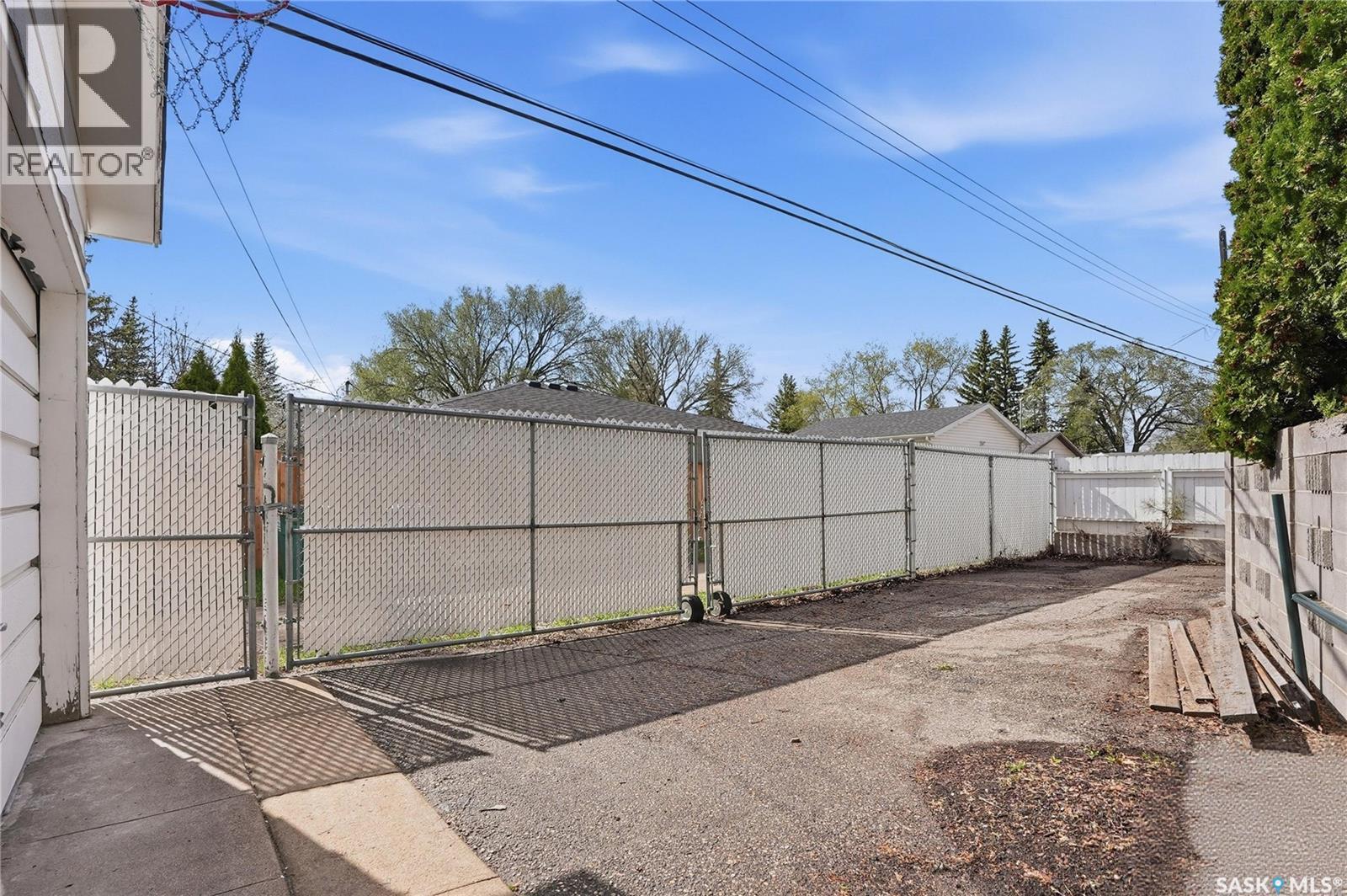 1918 Ewart Avenue, Saskatoon, Saskatchewan  S7J 1X7 - Photo 57 - SK036549