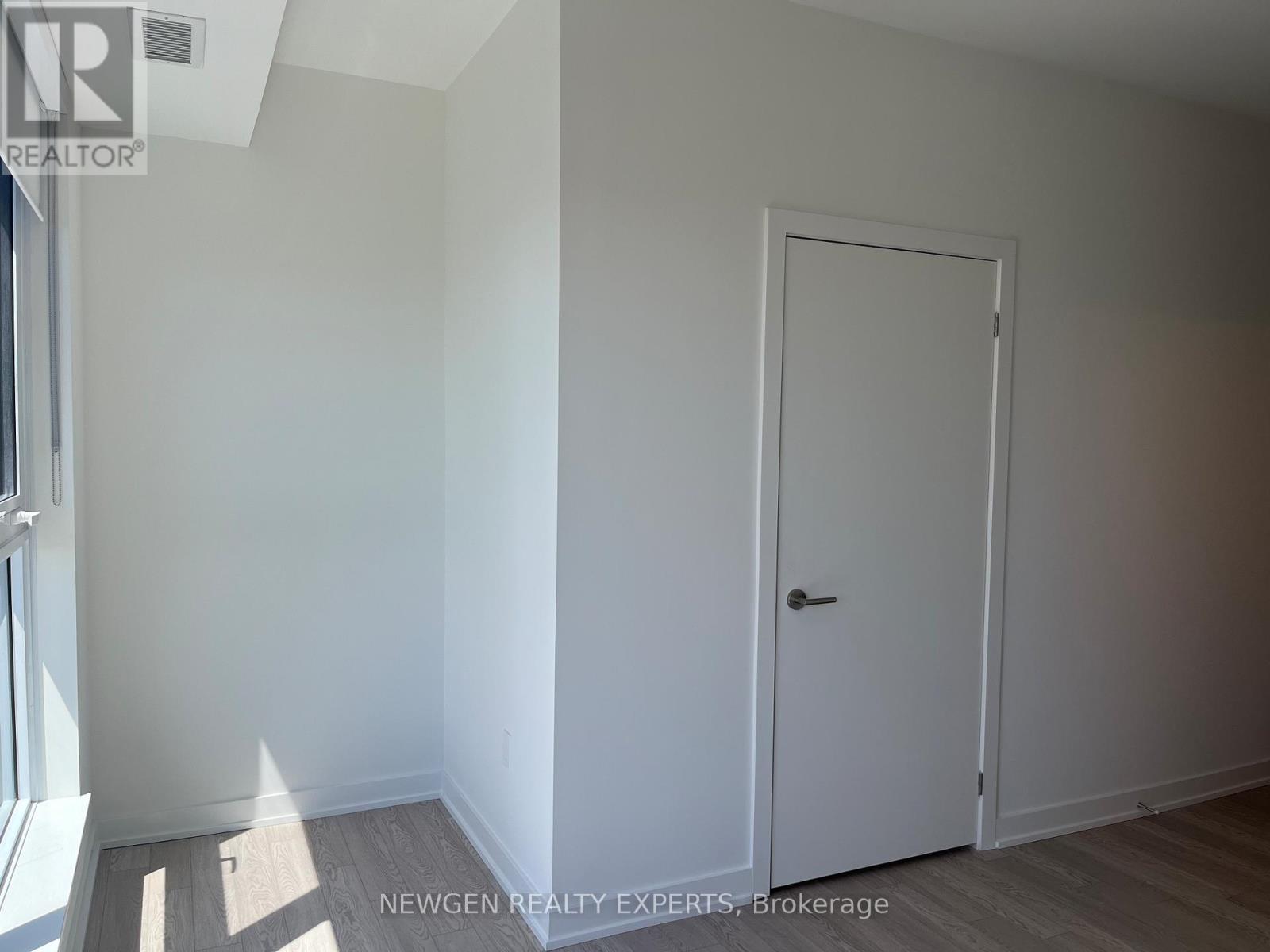 2703 - 5 Quarrington Lane, Toronto, Ontario  M3C 0S5 - Photo 4 - C13158816