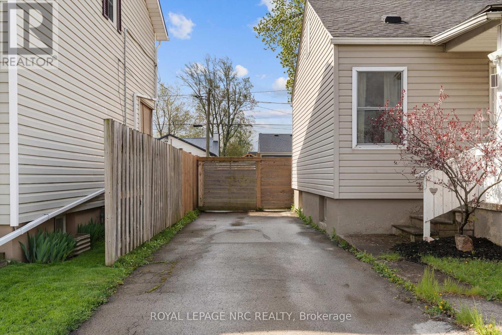 361 Lincoln Street, Welland, Ontario  L3B 4N6 - Photo 6 - X13160206