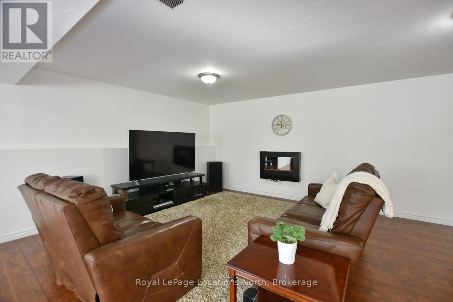 155 Lily Drive, Wasaga Beach, Ontario  L9Z 2Z5 - Photo 21 - S13160192