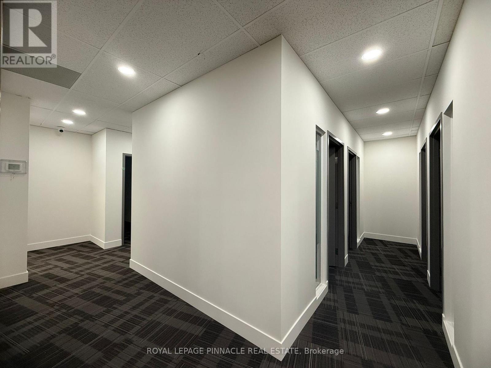 302-15 - 3390 South Service Road, Burlington, Ontario  L7N 3J5 - Photo 6 - W12807852