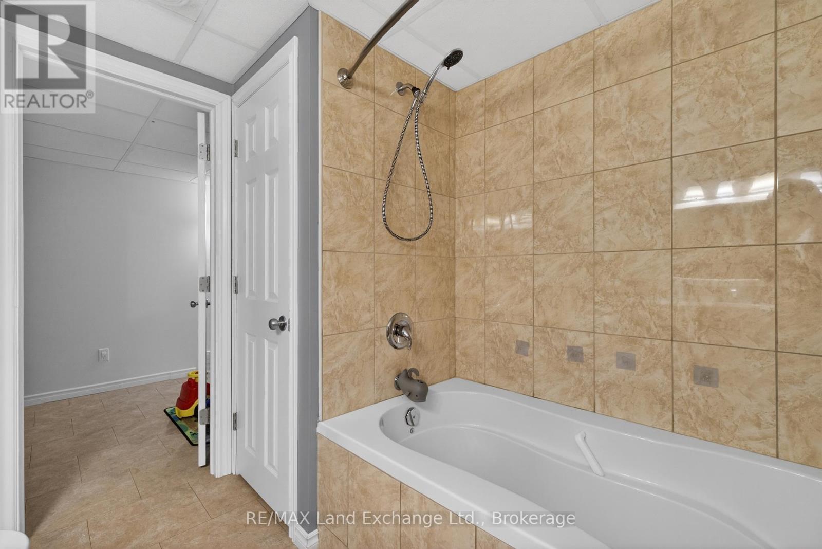 536 Evergreen Court, Kincardine, Ontario  N2Z 1V3 - Photo 34 - X13160212