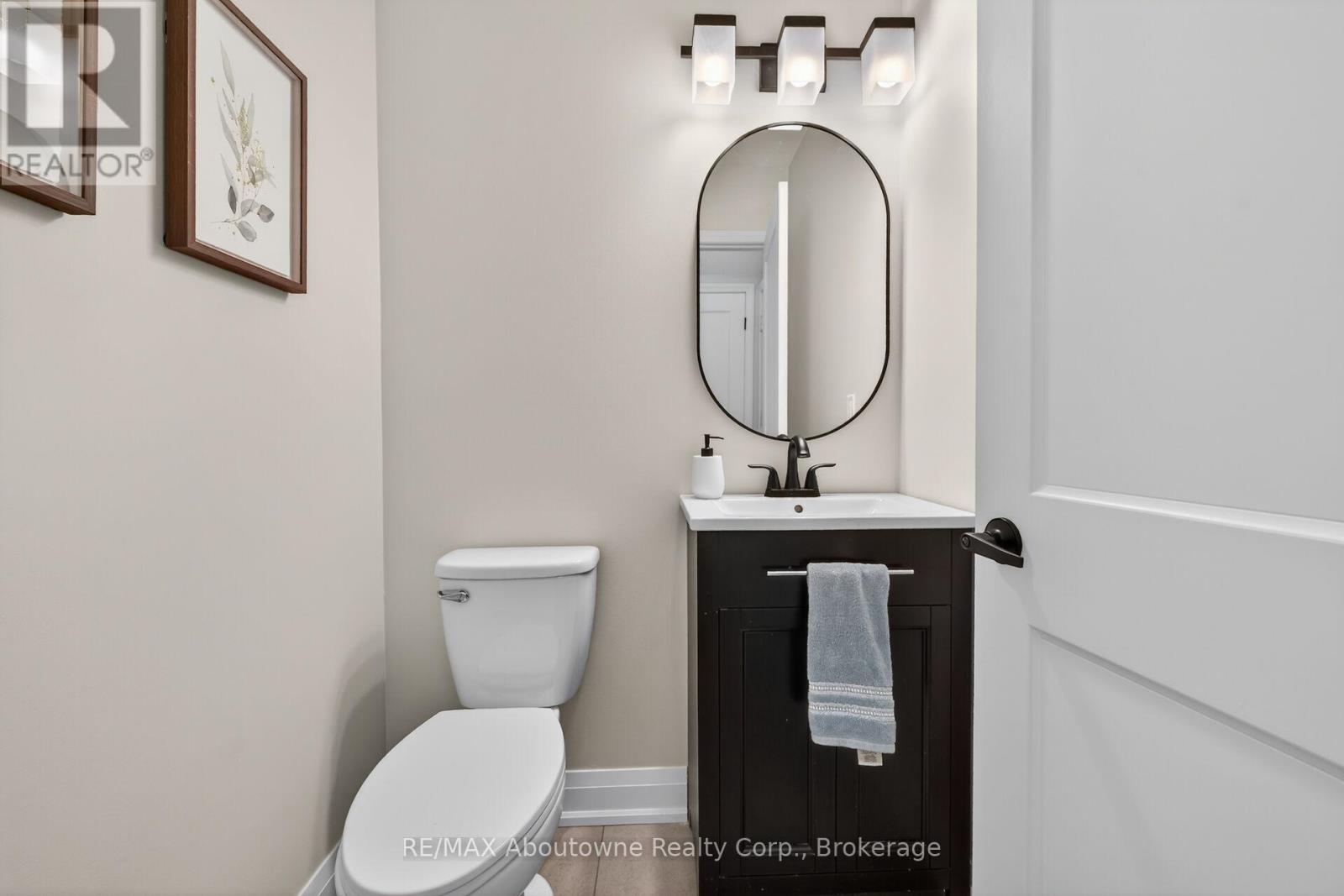 2385 Guildstone Crescent, Oakville, Ontario  L6M 3Y8 - Photo 15 - W13086234
