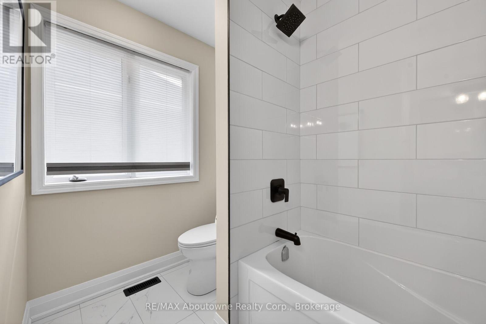 2385 Guildstone Crescent, Oakville, Ontario  L6M 3Y8 - Photo 26 - W13086234