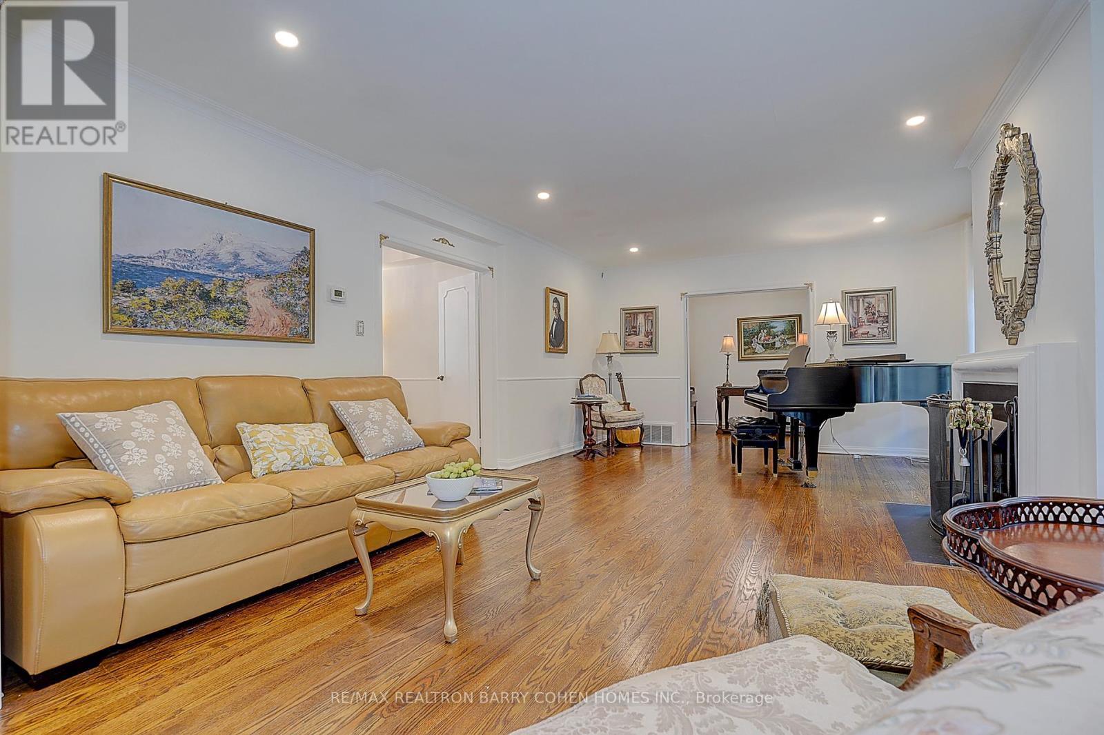 321 Lawrence Avenue E, Toronto, Ontario M4N 1T8 - Photo 14 - C13160148
