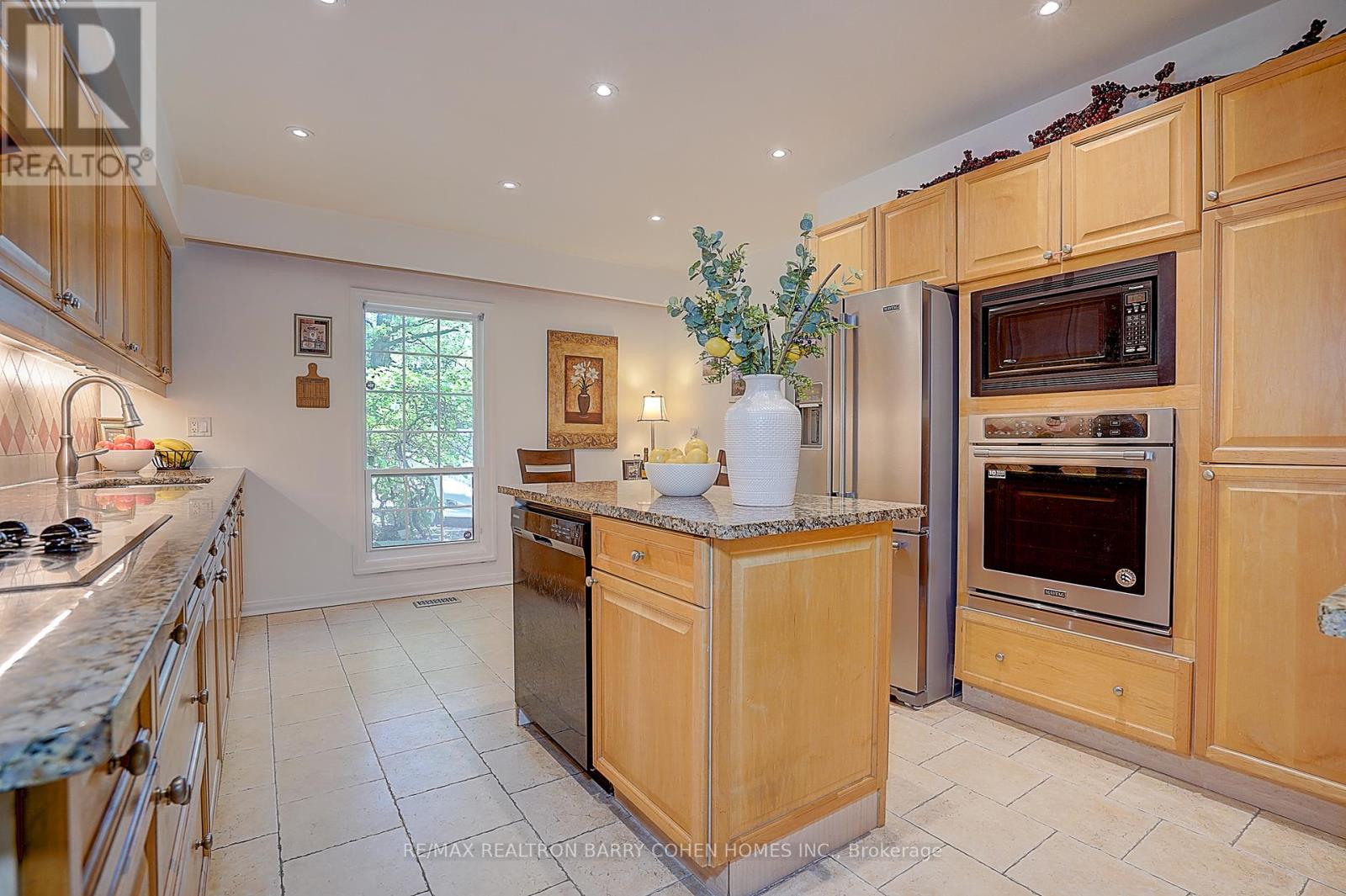 321 Lawrence Avenue E, Toronto, Ontario M4N 1T8 - Photo 19 - C13160148