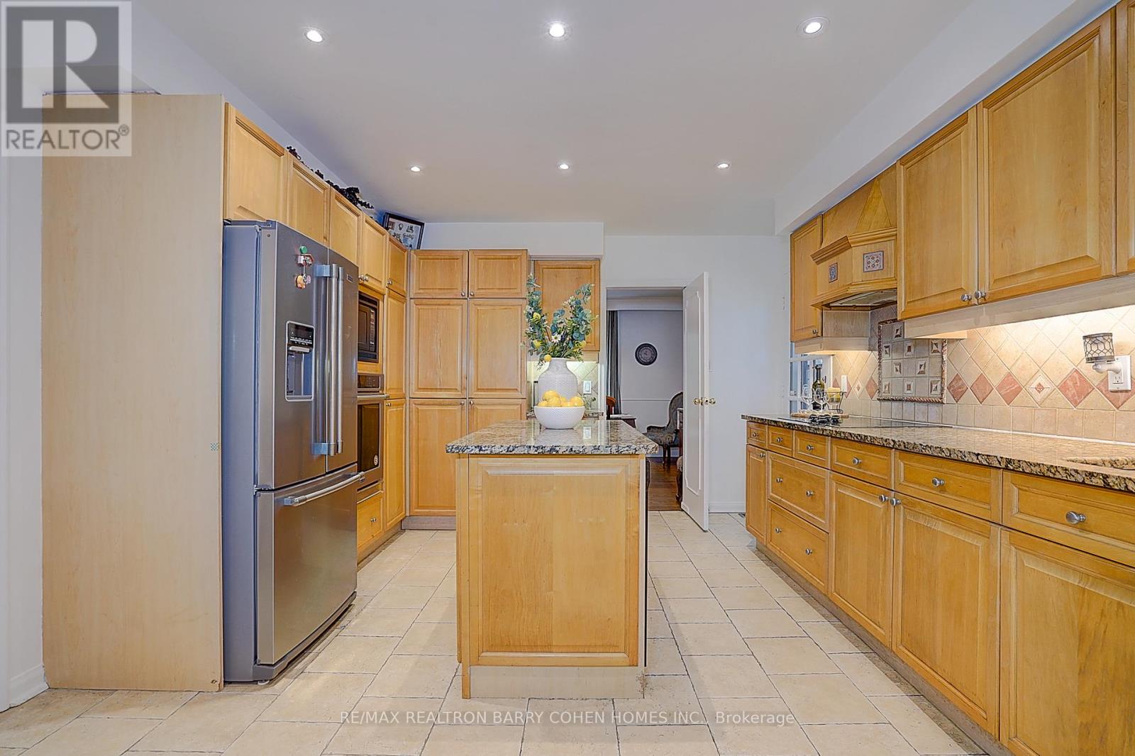 321 Lawrence Avenue E, Toronto, Ontario M4N 1T8 - Photo 21 - C13160148