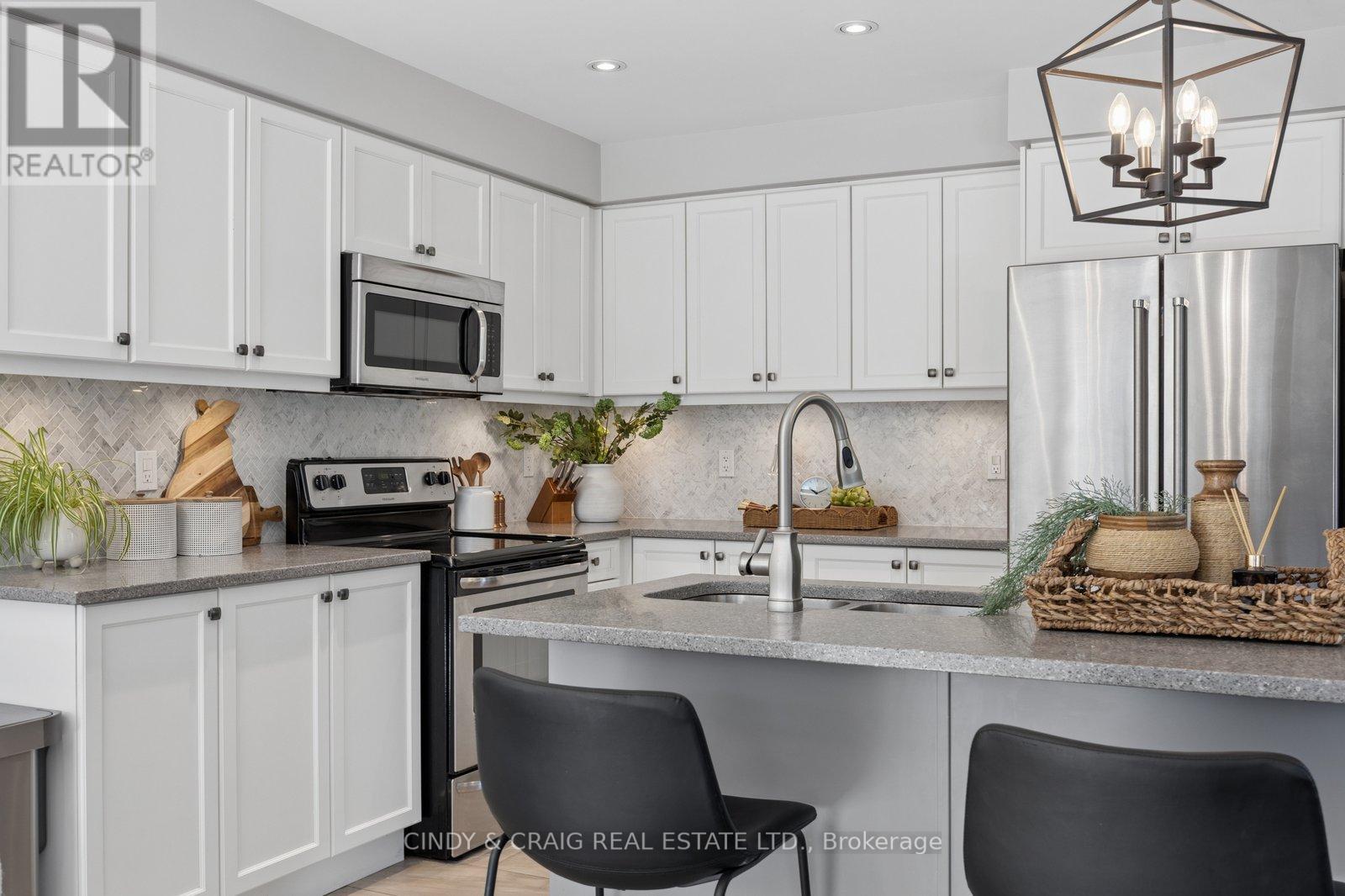 54 Arthur Trewin Street, Clarington, Ontario  L1E 0G5 - Photo 5 - E13160124