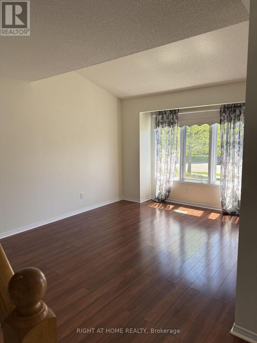 1566 Arcadia Square, Pickering, Ontario  L1V 6W6 - Photo 4 - E13160196