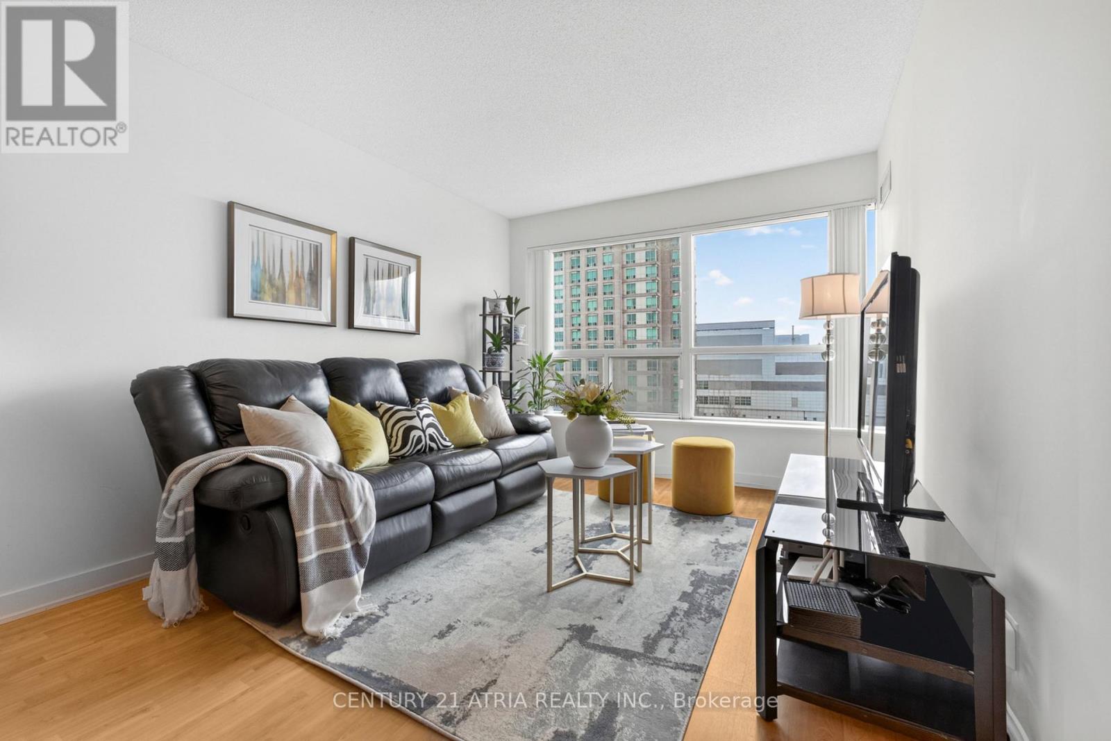 908 - 38 LEE CENTRE DRIVE, Toronto, Ontario