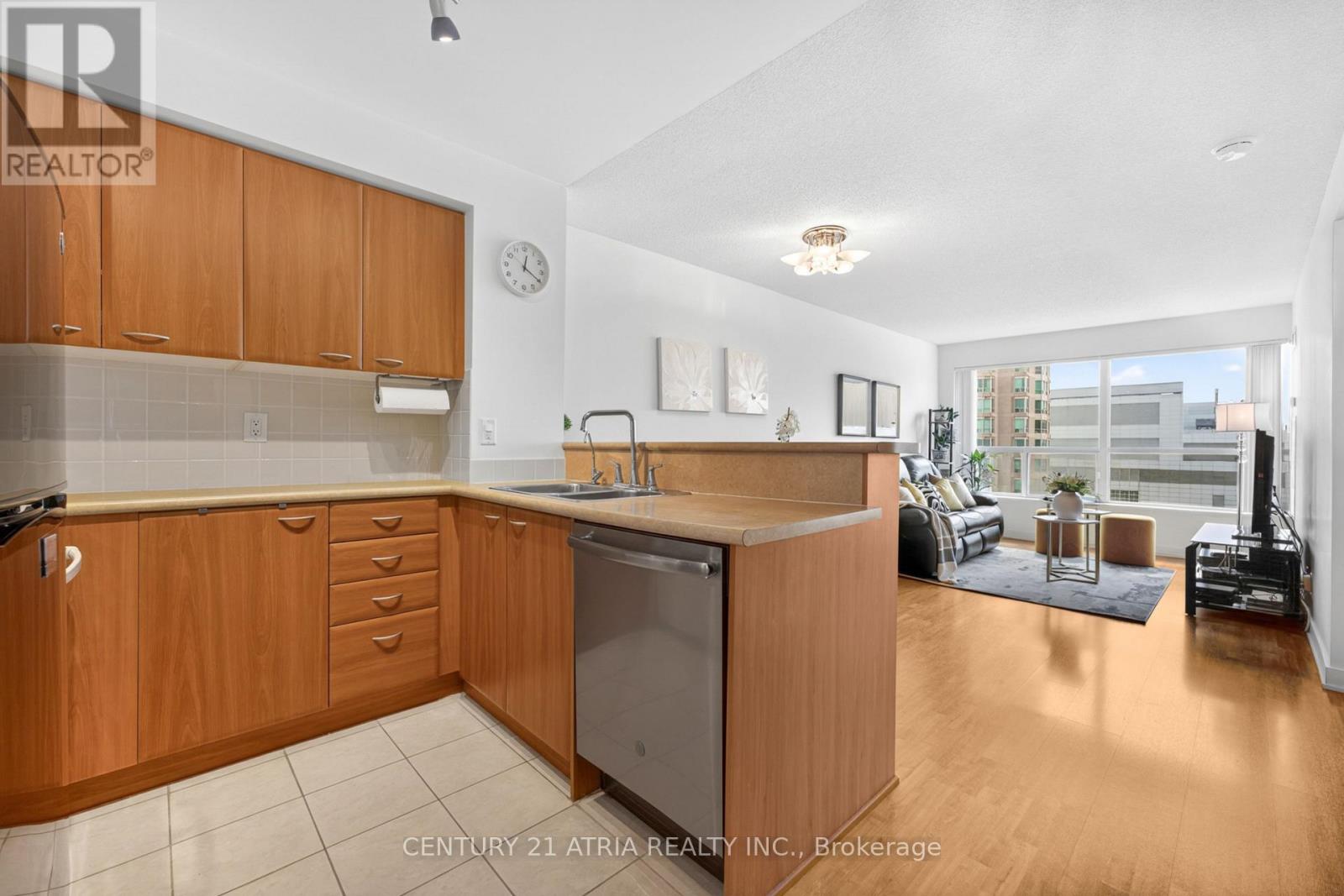 908 - 38 Lee Centre Drive, Toronto, Ontario M1H 3J7 - Photo 5 - E13160200