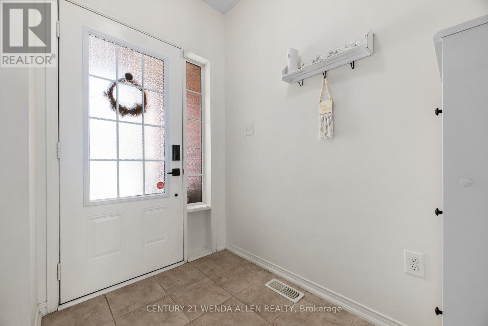 112 Goss Lane, Ajax, Ontario  L1Z 0K9 - Photo 7 - E13160234