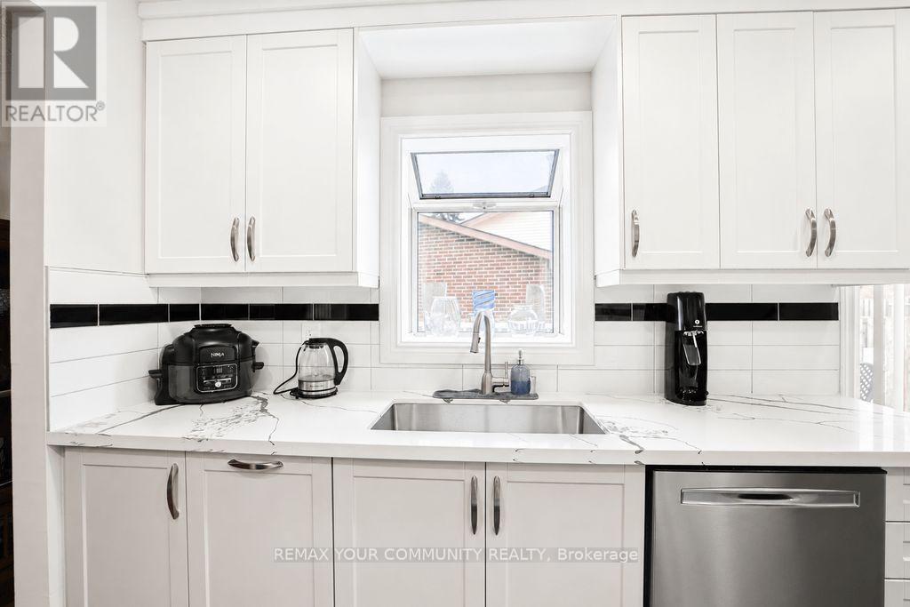 103 Muir Crescent, Whitby, Ontario  L3S 3G5 - Photo 9 - E13151452