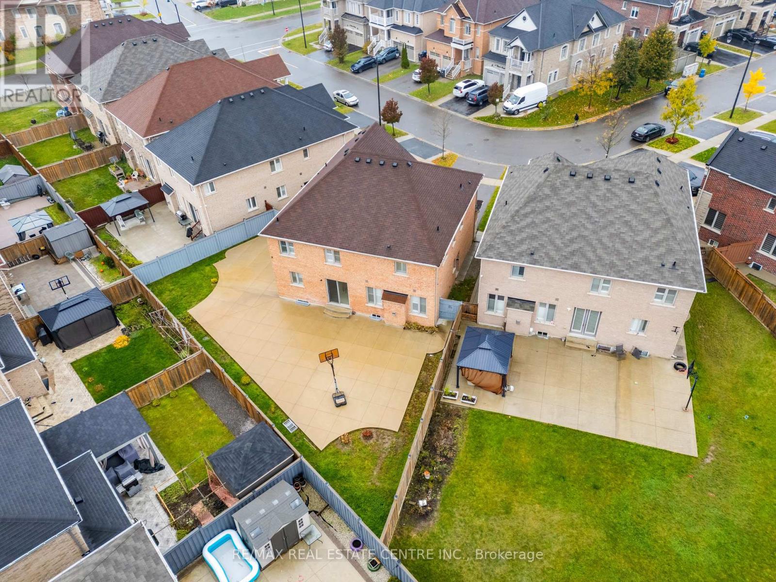 9 Glacier Road, Brampton, Ontario  L6X 5N1 - Photo 4 - W13159660