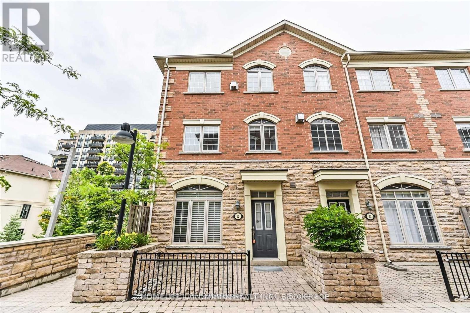 32 - 8 BRIGHTON PLACE, Vaughan, Ontario