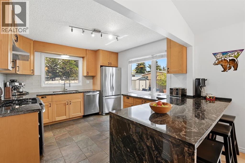60 Anquetel Close, Red Deer, Alberta  T4R 1G7 - Photo 10 - A2313735
