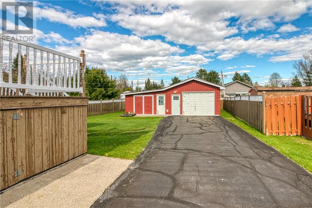4680 Frontenac Crescent, Val Therese, Ontario  P3P 1S3 - Photo 28 - 2127941