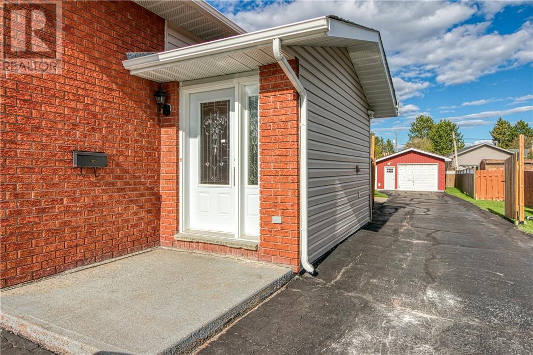 4680 Frontenac Crescent, Val Therese, Ontario  P3P 1S3 - Photo 27 - 2127941