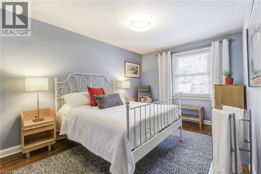 692 Courtland Place, Burlington, Ontario  L7R 2M6 - Photo 18 - 40831349