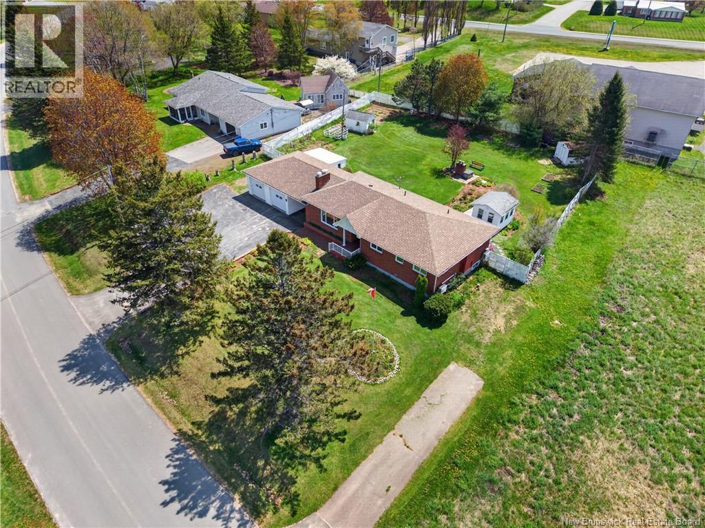 12 Oldline Avenue, Miramichi, New Brunswick  E1N 5Y3 - Photo 3 - NB132179