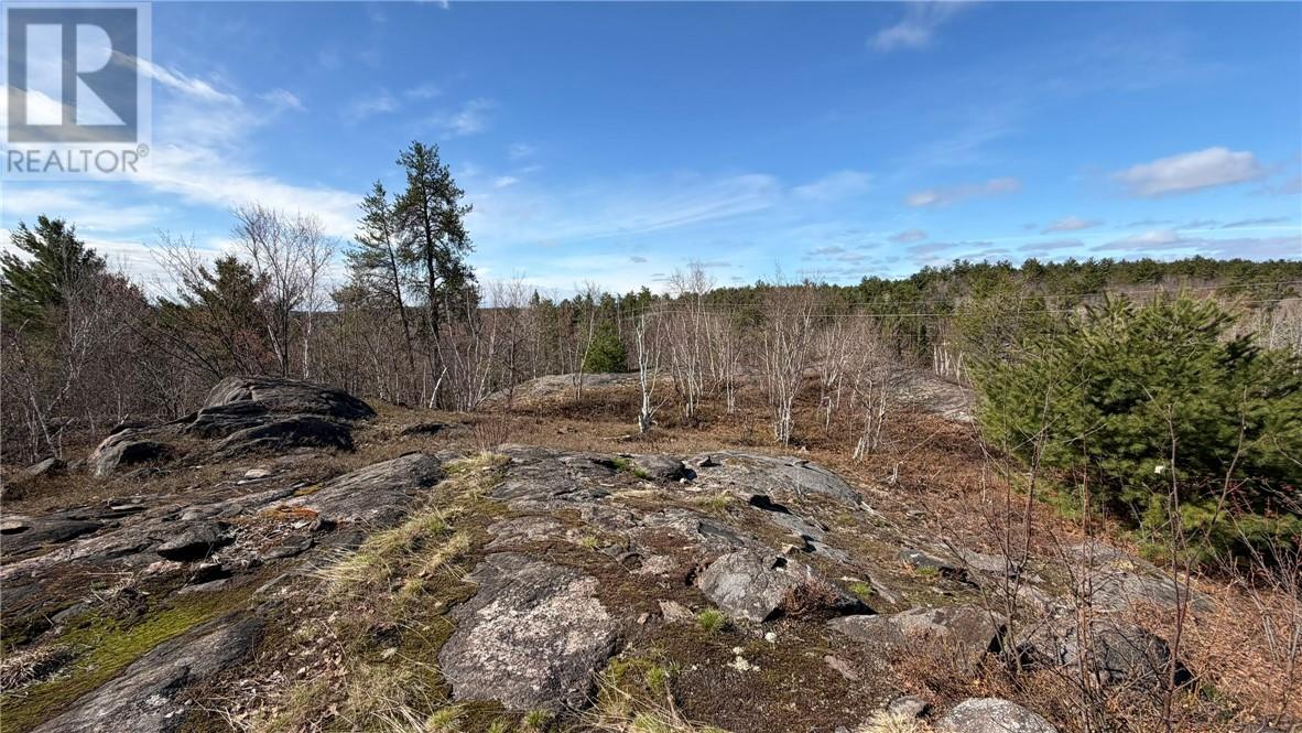 1537 Highway 537, Wahnapitae, Ontario  P0M 3C0 - Photo 1 - 2127922