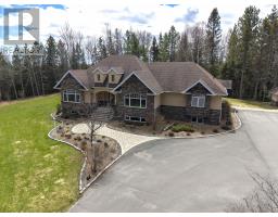 791 Hilldale RD, Thunder Bay, Ontario