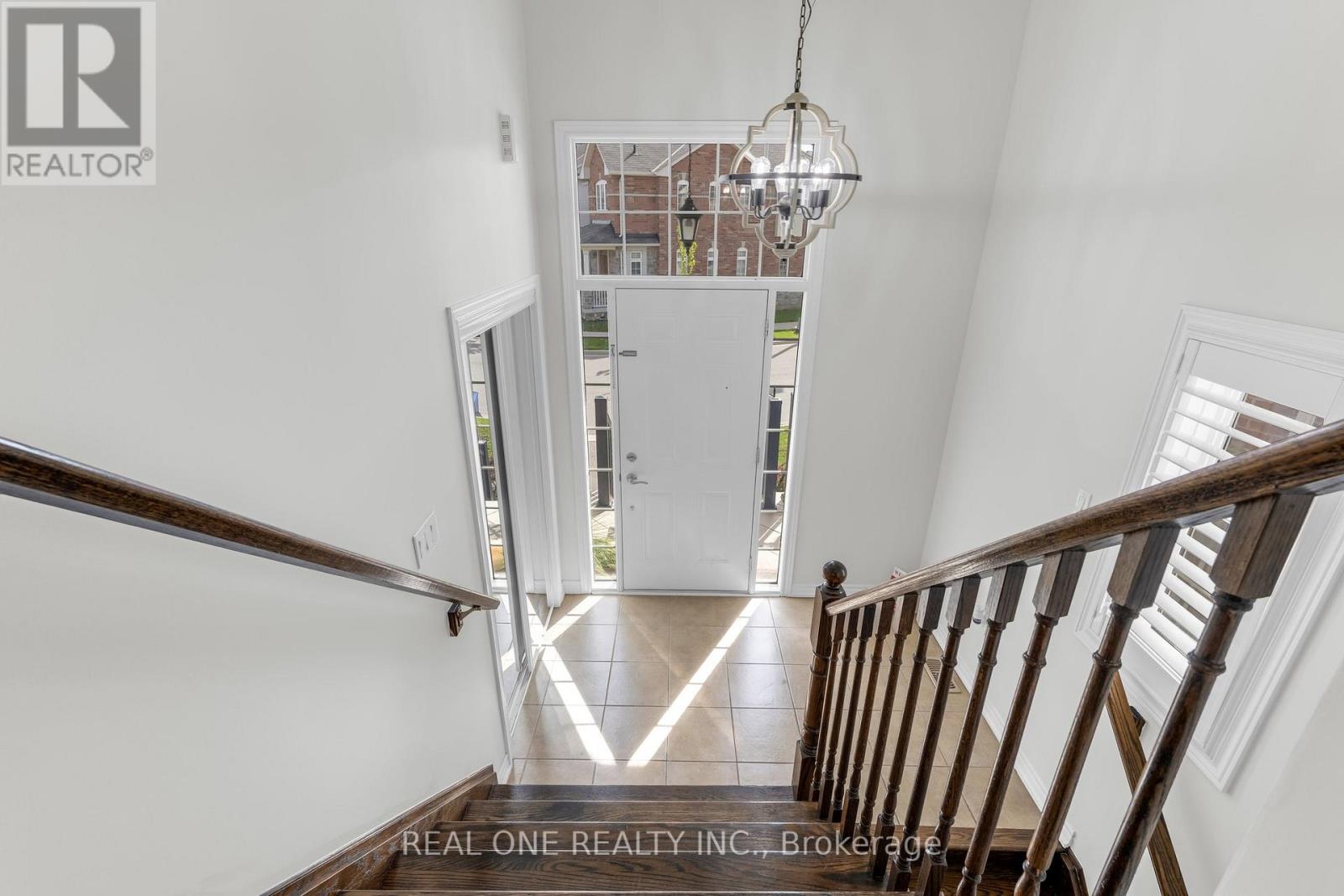 556 Sanderson Crescent, Milton, Ontario  L9T 8L9 - Photo 2 - W13160100