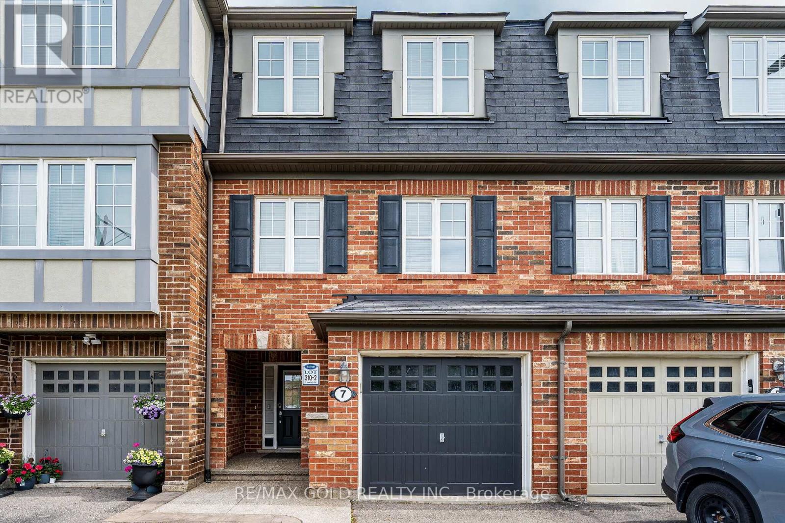 7 Viewforth Road, Brampton, Ontario  L7A 0R2 - Photo 2 - W13160130