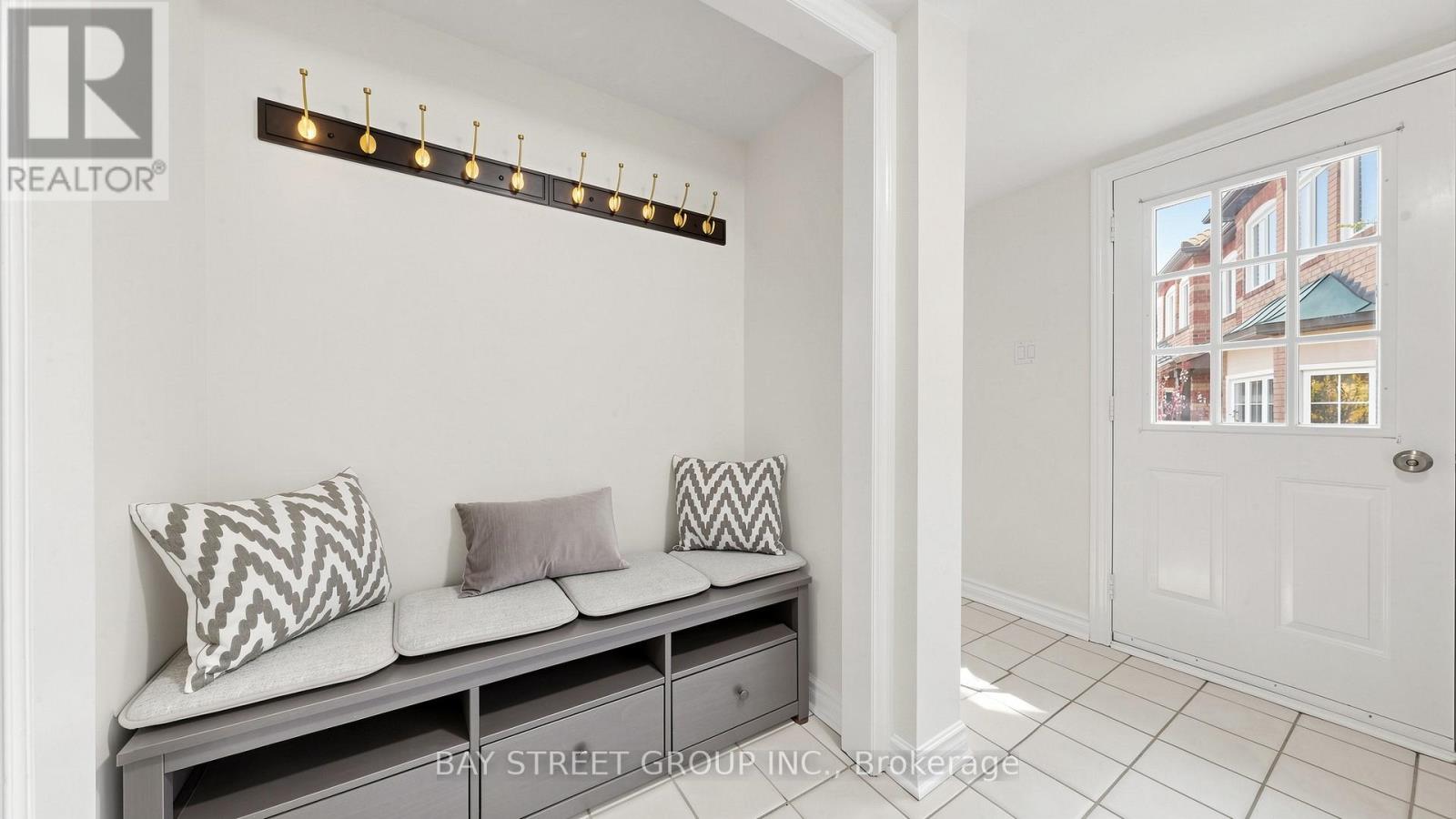 1742 Sir Monty's Drive, Mississauga, Ontario  L5N 4R6 - Photo 14 - W13160198