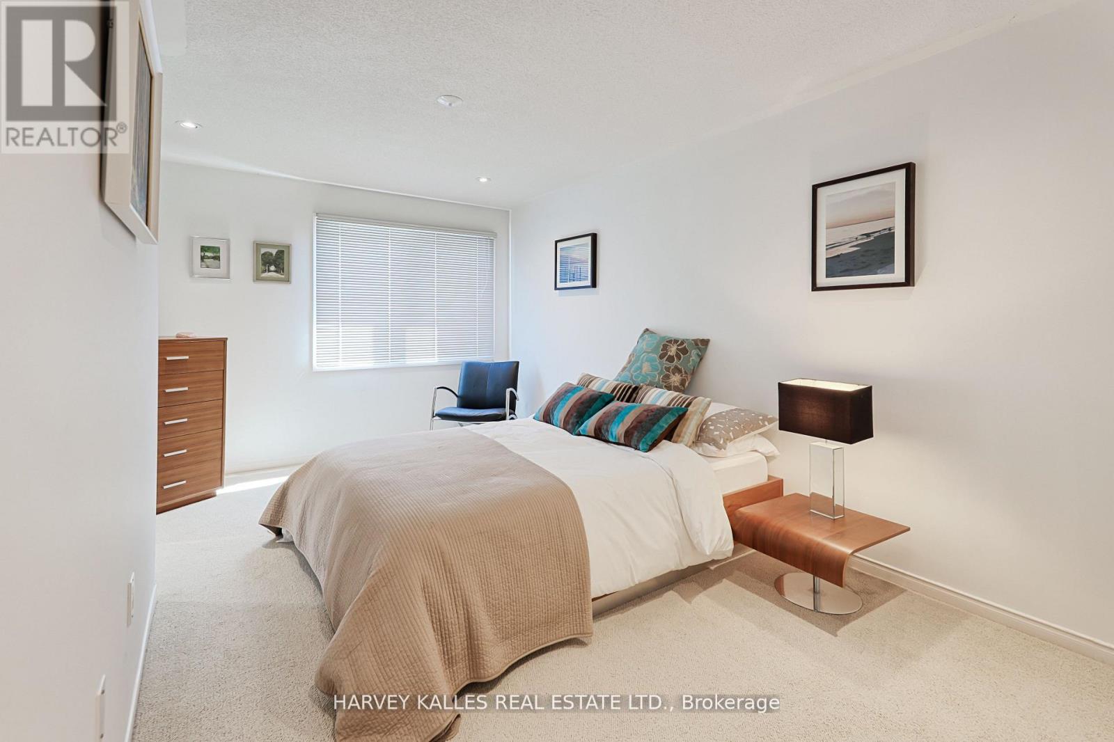 1050 Lindsay Drive, Oakville, Ontario  L6M 3B5 - Photo 25 - W13160210