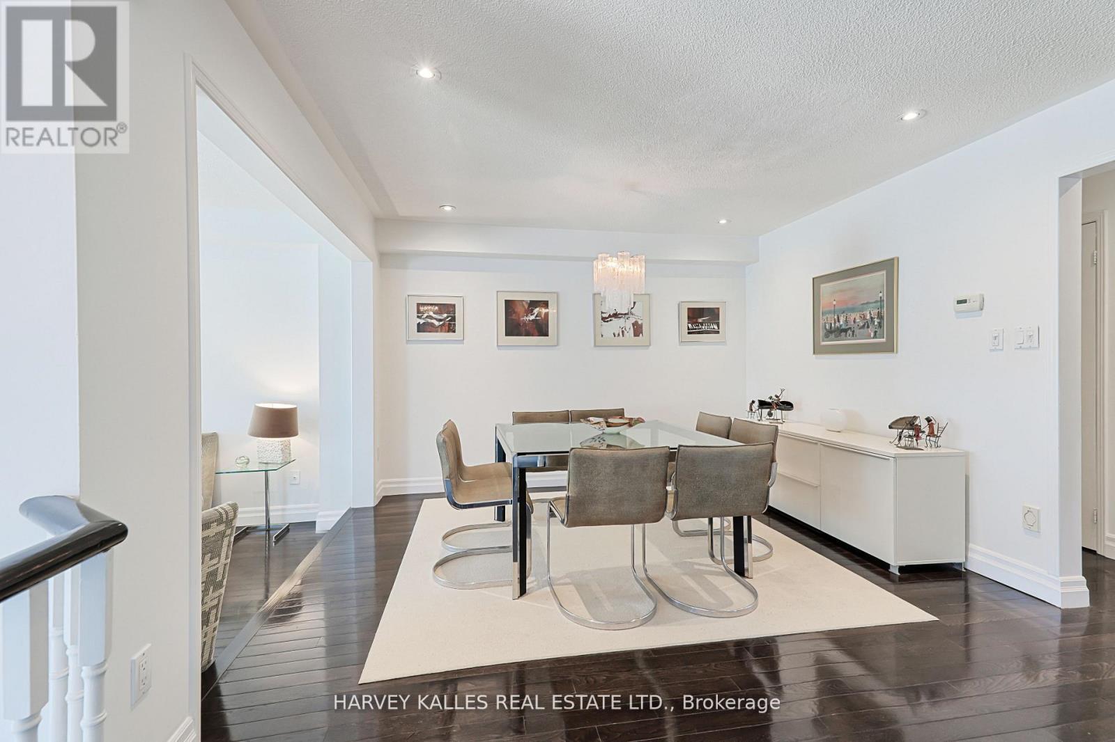 1050 Lindsay Drive, Oakville, Ontario  L6M 3B5 - Photo 3 - W13160210