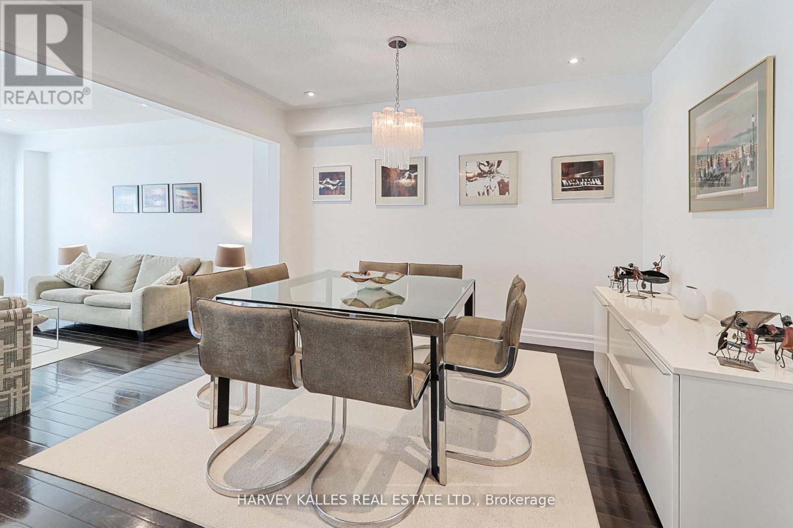 1050 Lindsay Drive, Oakville, Ontario  L6M 3B5 - Photo 4 - W13160210