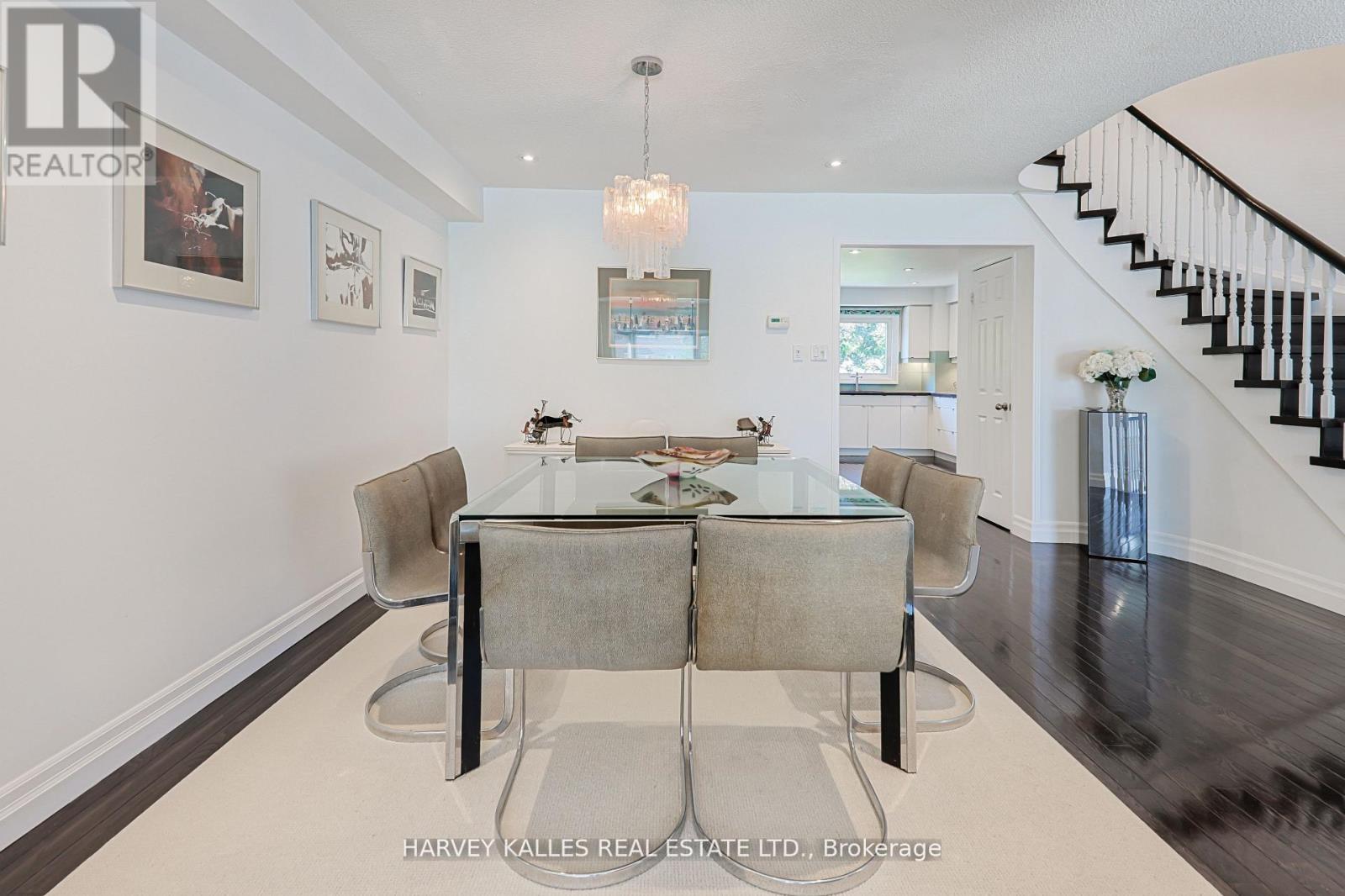 1050 Lindsay Drive, Oakville, Ontario  L6M 3B5 - Photo 5 - W13160210
