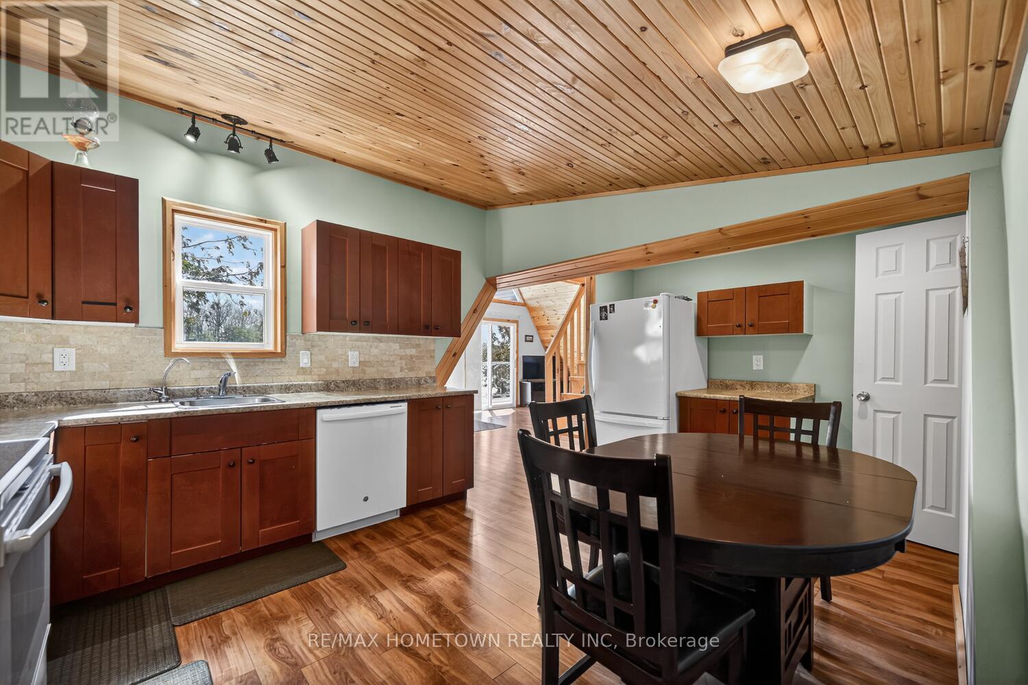 304 Hay Bay Lane, Leeds And The Thousand Islands, Ontario  K0E 1L0 - Photo 21 - X12935360