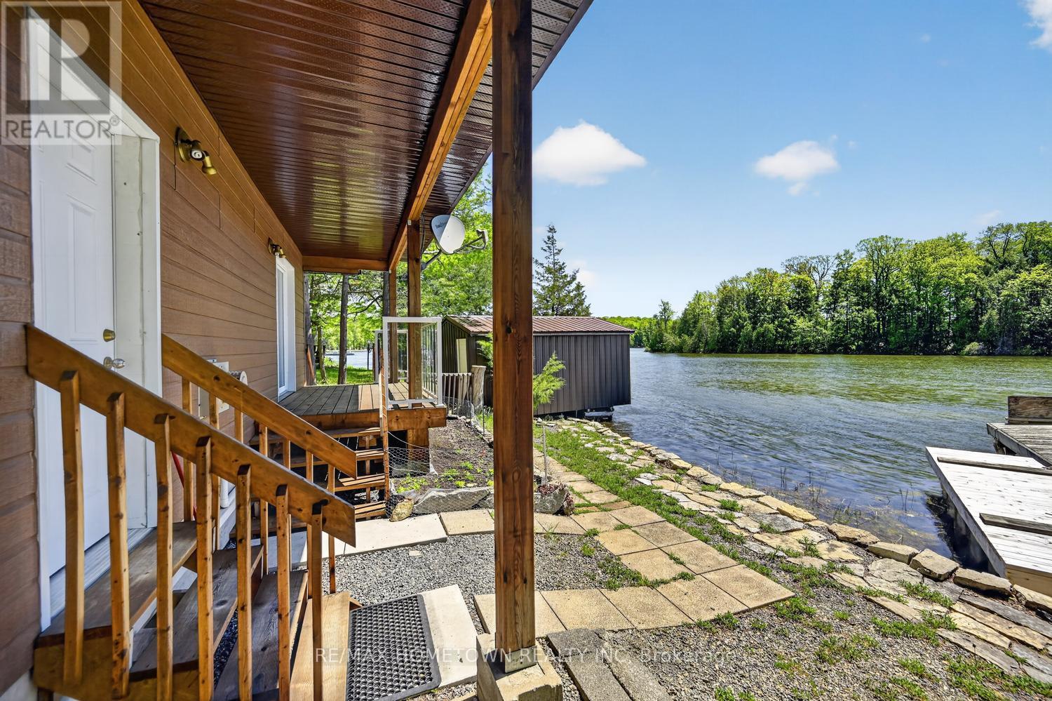 304 Hay Bay Lane, Leeds And The Thousand Islands, Ontario  K0E 1L0 - Photo 11 - X12935360