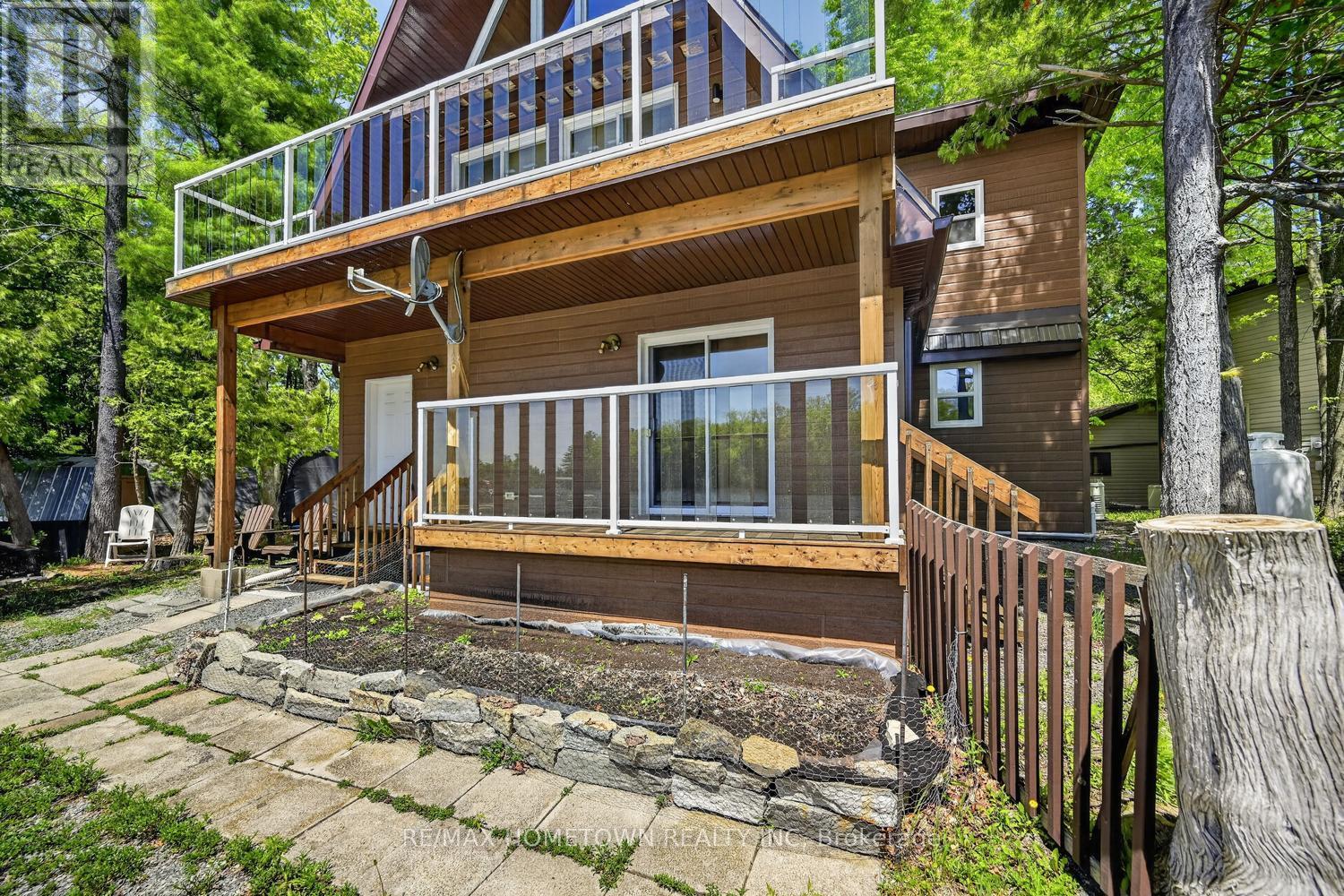 304 Hay Bay Lane, Leeds And The Thousand Islands, Ontario  K0E 1L0 - Photo 3 - X12935360