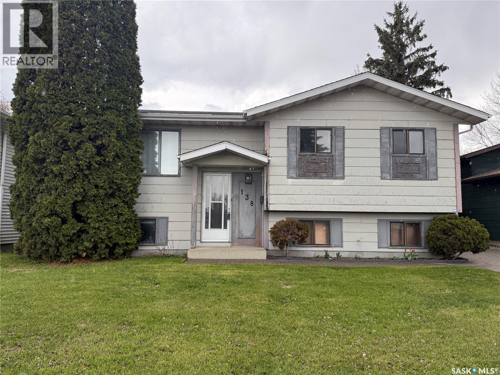 138 WEYAKWIN DRIVE, Saskatoon, Saskatchewan