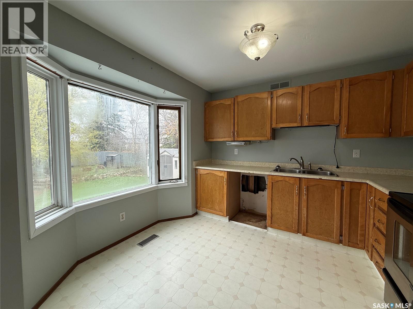 138 Weyakwin Drive, Saskatoon, Saskatchewan  S7J 4M5 - Photo 11 - SK036794