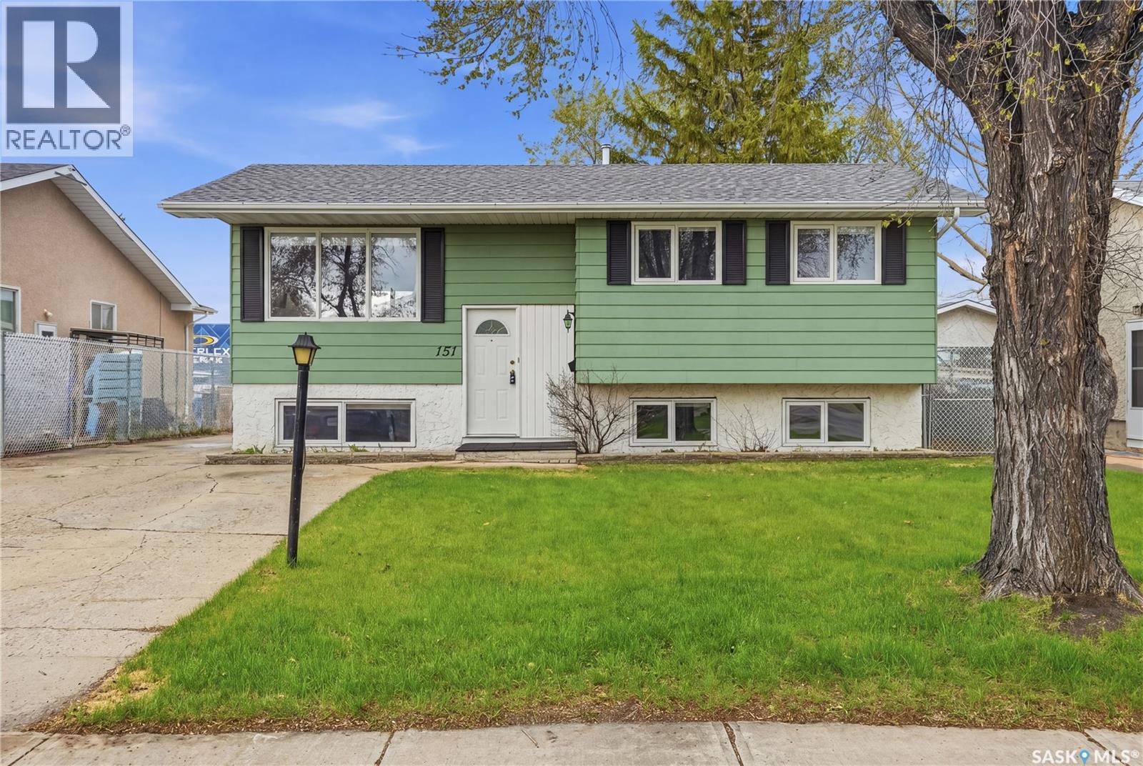 151 Markwell Drive, Regina, Saskatchewan  S4X 1K2 - Photo 2 - SK036777