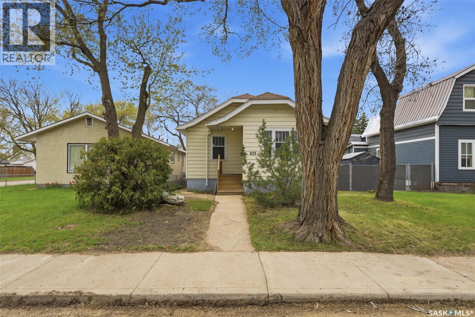 825 L AVENUE S, Saskatoon, Saskatchewan