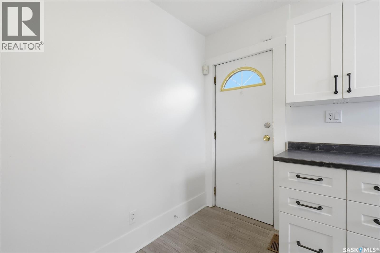 825 L Avenue S, Saskatoon, Saskatchewan  S7M 2H9 - Photo 14 - SK036615