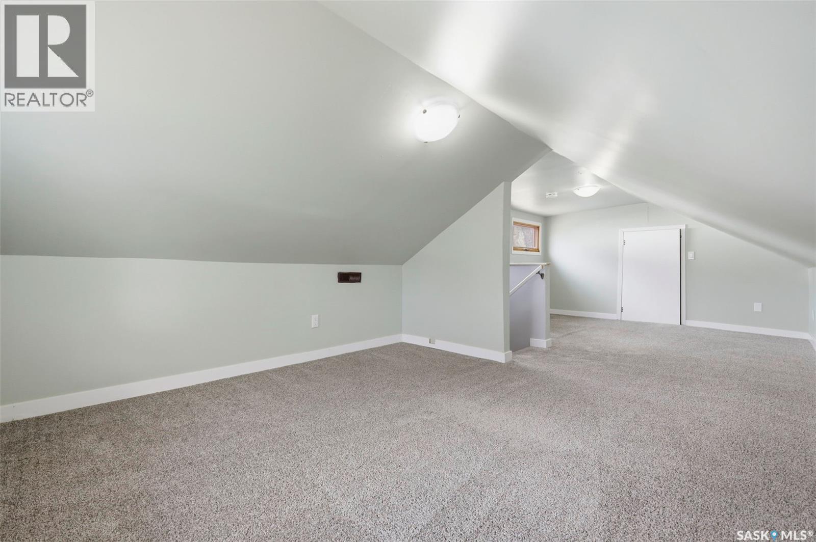 825 L Avenue S, Saskatoon, Saskatchewan  S7M 2H9 - Photo 22 - SK036615