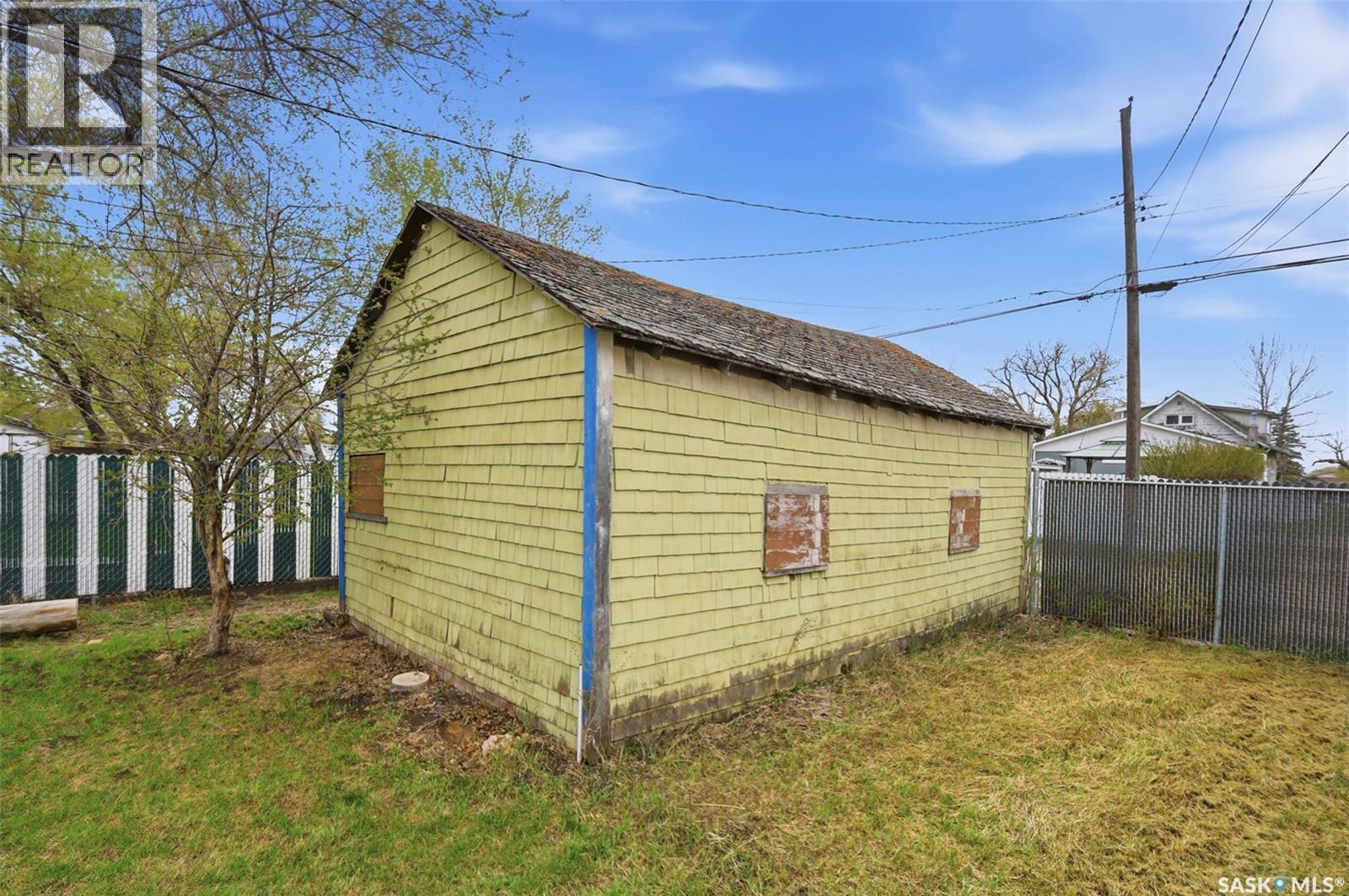 825 L Avenue S, Saskatoon, Saskatchewan  S7M 2H9 - Photo 39 - SK036615
