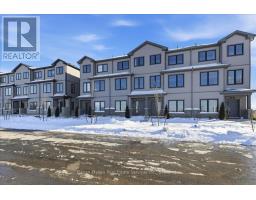 58 BALLADRY BOULEVARD, Stratford, Ontario