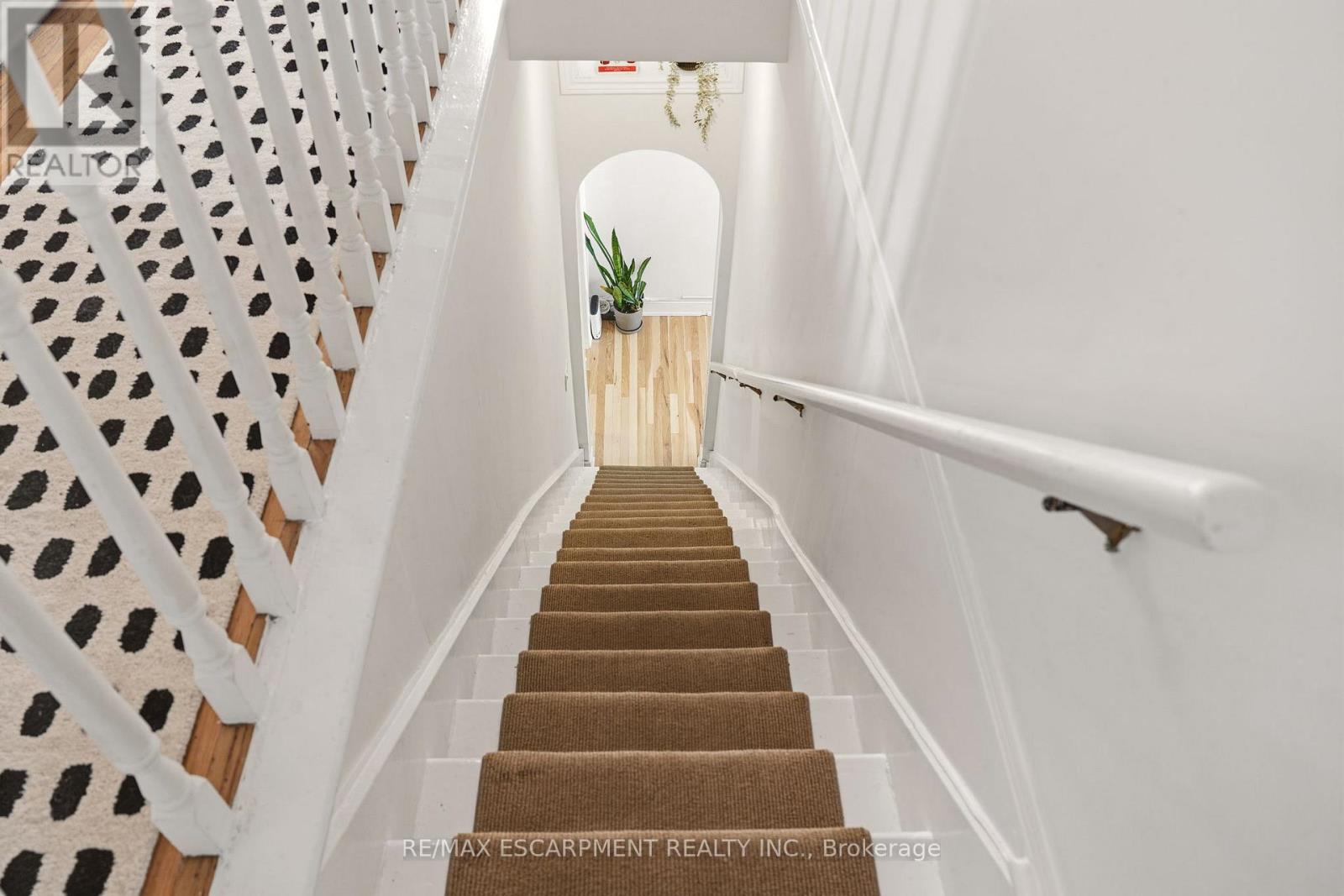 16 Hatt Street, Hamilton, Ontario  L9H 2E8 - Photo 39 - X13160186