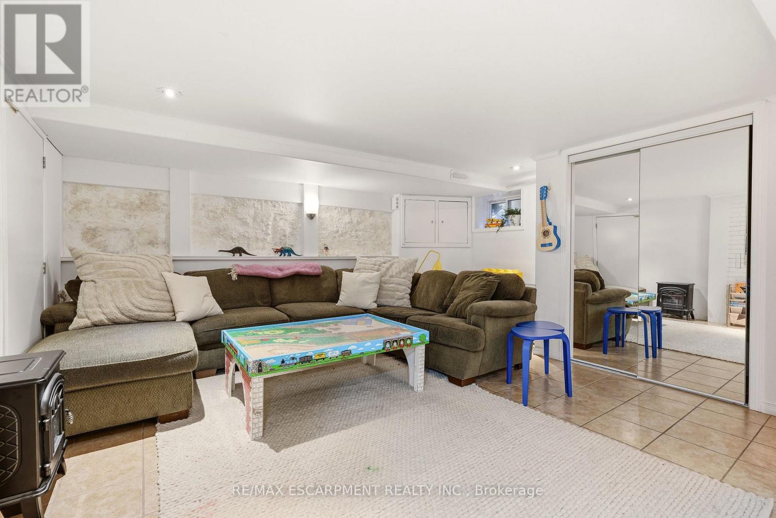16 Hatt Street, Hamilton, Ontario  L9H 2E8 - Photo 41 - X13160186