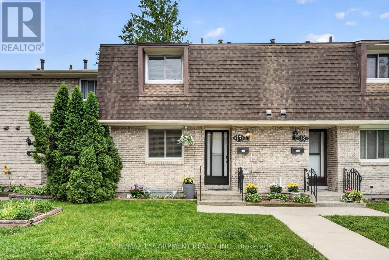 17 - 50 Lakeshore Road, St. Catharines, Ontario  L2N 6P8 - Photo 1 - X13160208