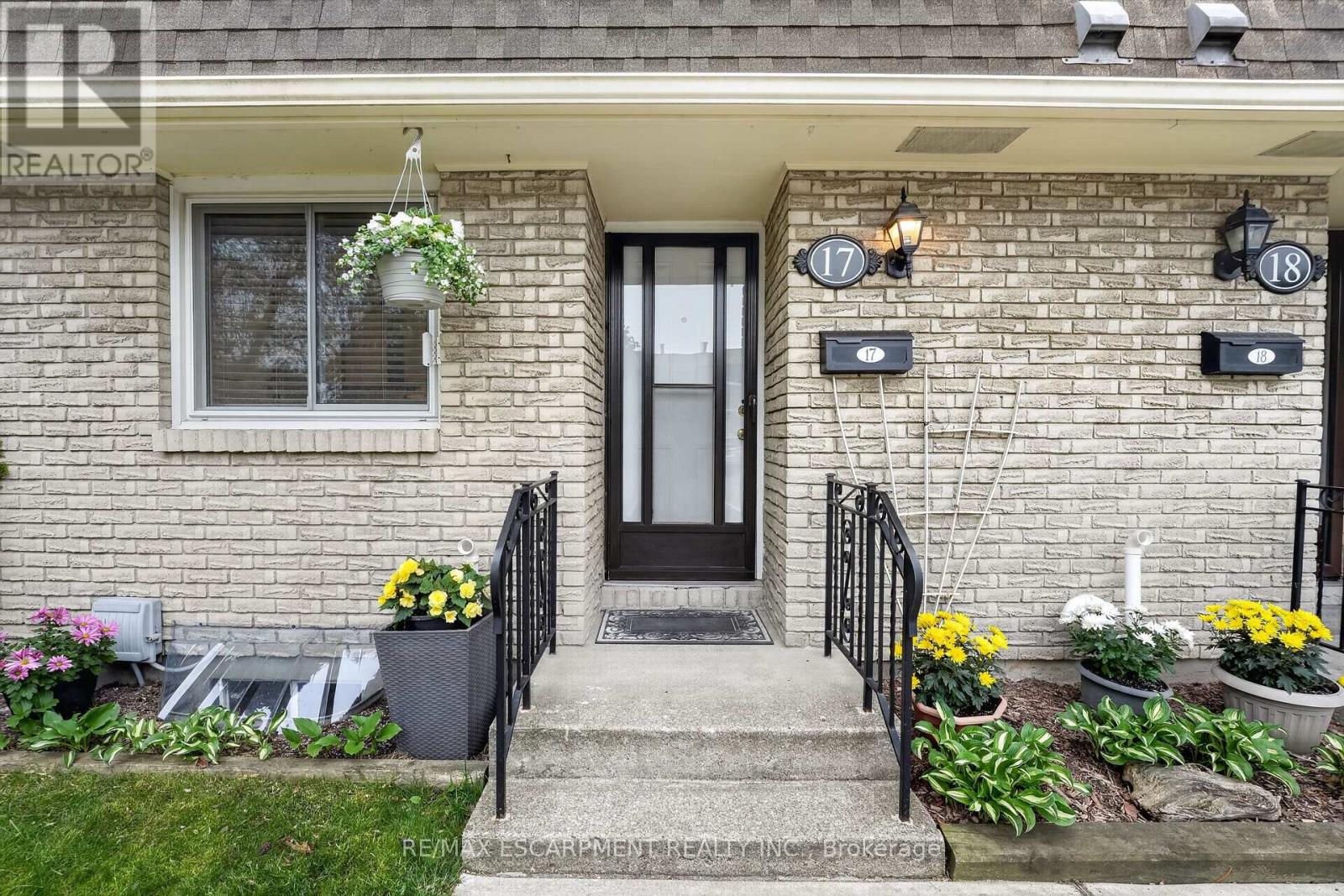 17 - 50 Lakeshore Road, St. Catharines, Ontario  L2N 6P8 - Photo 3 - X13160208