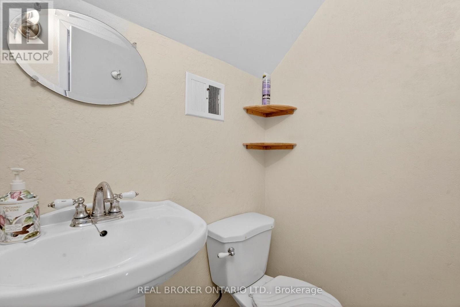 379 Talbot Street, Hamilton, Ontario  L8H 6T5 - Photo 14 - X13160242